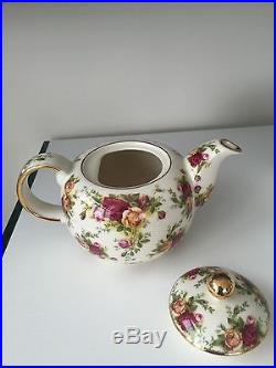 Old Country Roses Royal Albert teapot set mint