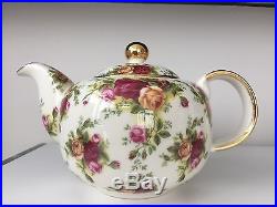 Old Country Roses Royal Albert teapot set mint