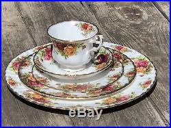 Old Country Roses Service For 16 Plates Saucers Tea Cups 80 Total All MINT