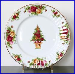 Old Country Roses Set of 8 HOLIDAY ACCENT SALAD PLATES with Christmas Tree