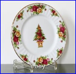 Old Country Roses Set of 8 HOLIDAY ACCENT SALAD PLATES with Christmas Tree
