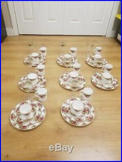 Old country roses royal albert set. 1962 edition 73 piece set