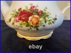 RARE FIND Royal Albert OLD COUNTRY ROSES Green Border 5-Cup Teapot England