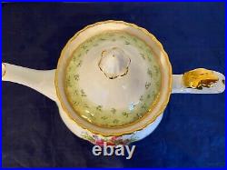 RARE FIND Royal Albert OLD COUNTRY ROSES Green Border 5-Cup Teapot England
