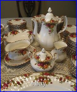 RARE! Hard to find Royal Albert Old Country Roses Dining Set 85 items
