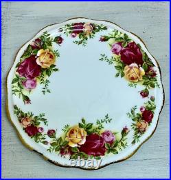 RARE ROYAL ALBERT OLD COUNTRY ROSES ENGLAND COVERED BUTTER DISH With TEA TRIVET RARE ROYAL ALBERT OLD COUNTRY ROSES ENGLAND COVERED BUTTER DISH With TEA TRIVET
