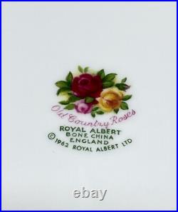 RARE ROYAL ALBERT OLD COUNTRY ROSES ENGLAND COVERED BUTTER DISH With TEA TRIVET RARE ROYAL ALBERT OLD COUNTRY ROSES ENGLAND COVERED BUTTER DISH With TEA TRIVET