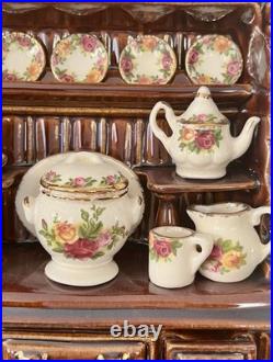 RARE Royal Albert Old Country Roses China Cabinet Welch Hutch Decorative Teapot RARE Royal Albert Old Country Roses China Cabinet Welch Hutch Decorative Teapot