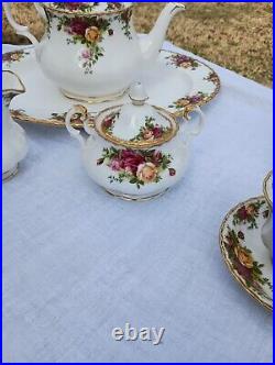 RARE Vintage 1962 Royal Albert Old Country Roses Tea Sugar Cream Cups & Saucers