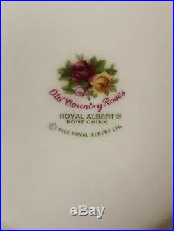 ROYAL ALBERT 1962 OLD COUNTRY ROSES BONE CHINA Excellent
