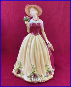 ROYAL ALBERT FIGURINE OLD COUNTRY ROSE 2010 FIGURINE OF THE YEAR With Box Roses 9