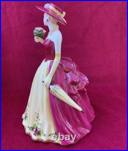 ROYAL ALBERT FIGURINE OLD COUNTRY ROSE 2010 FIGURINE OF THE YEAR With Box Roses 9