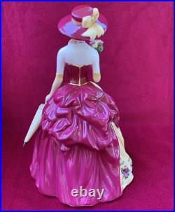 ROYAL ALBERT FIGURINE OLD COUNTRY ROSE 2010 FIGURINE OF THE YEAR With Box Roses 9
