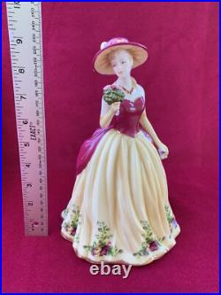 ROYAL ALBERT FIGURINE OLD COUNTRY ROSE 2010 FIGURINE OF THE YEAR With Box Roses 9