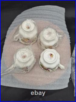 ROYAL ALBERT OLD COUNTRY ROSES 16pc. Dinning set. New in opened box