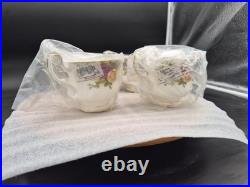 ROYAL ALBERT OLD COUNTRY ROSES 16pc. Dinning set. New in opened box
