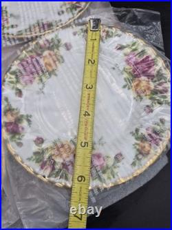 ROYAL ALBERT OLD COUNTRY ROSES 16pc. Dinning set. New in opened box