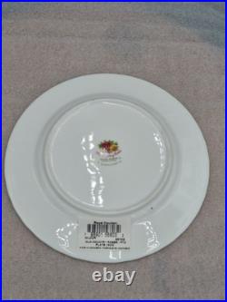 ROYAL ALBERT OLD COUNTRY ROSES 16pc. Dinning set. New in opened box