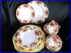 ROYAL ALBERT OLD COUNTRY ROSES 20 Piece Set Original 1962