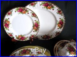 ROYAL ALBERT OLD COUNTRY ROSES 20 Piece Set Original 1962