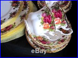 ROYAL ALBERT OLD COUNTRY ROSES 20 Piece Set Original 1962