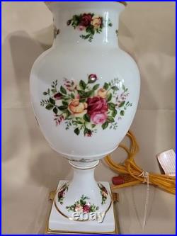 ROYAL ALBERT OLD COUNTRY ROSES 25 LAMP WithSHADE NEW ENGLAND RARE GORGEOUS