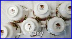 ROYAL ALBERT OLD COUNTRY ROSES 36-PC 6 Place Settings Includes Fruit bowls