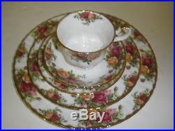 ROYAL ALBERT OLD COUNTRY ROSES 60 PIECE SET SERVICE FOR 12