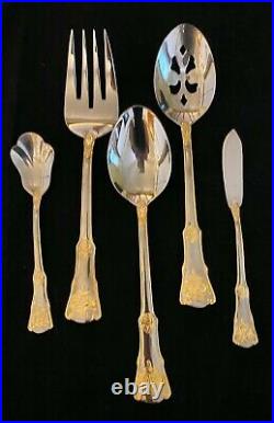 ROYAL ALBERT OLD COUNTRY ROSES 65 Pc Flatware Set w Wooden Chest Serv. For 12+