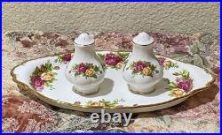 ROYAL ALBERT OLD COUNTRY ROSES CHRISTMAS MAGIC SALT & PEPPER SHAKER SET With TRAY