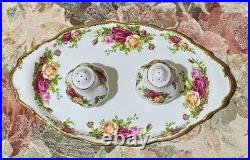 ROYAL ALBERT OLD COUNTRY ROSES CHRISTMAS MAGIC SALT & PEPPER SHAKER SET With TRAY