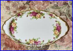 ROYAL ALBERT OLD COUNTRY ROSES CHRISTMAS MAGIC SALT & PEPPER SHAKER SET With TRAY