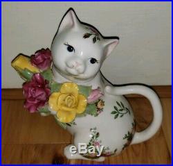 ROYAL ALBERT OLD COUNTRY ROSES Cat Kitten 7 inchTeapot England 1962 RARE