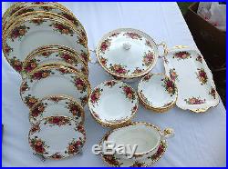 ROYAL ALBERT OLD COUNTRY ROSES DINNER SERVICE FOR SIX PEOPLE