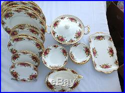 ROYAL ALBERT OLD COUNTRY ROSES DINNER SERVICE FOR SIX PEOPLE