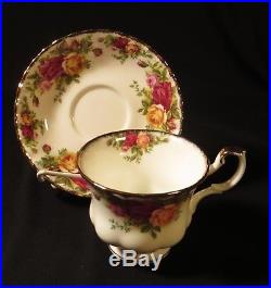 ROYAL ALBERT OLD COUNTRY ROSES ENG. FOUR 5 pc. PLACE SETTINGS (service 12 avail)