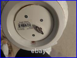 ROYAL ALBERT OLD COUNTRY ROSES Flower's Music Basket BOUQUET Fur Elise 8.5 H