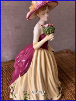 ROYAL ALBERT OLD COUNTRY ROSES RA25 Figure Of The Year 2010 Figurine
