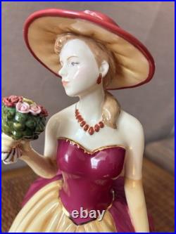 ROYAL ALBERT OLD COUNTRY ROSES RA25 Figure Of The Year 2010 Figurine