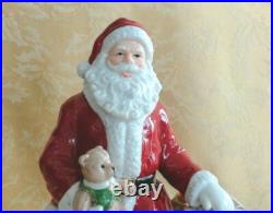 ROYAL ALBERT OLD COUNTRY ROSES SANTA FIGURINE Limited Edition # 97/2000