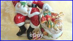ROYAL ALBERT OLD COUNTRY ROSES SANTA FIGURINE Limited Edition # 97/2000