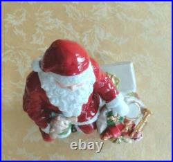 ROYAL ALBERT OLD COUNTRY ROSES SANTA FIGURINE Limited Edition # 97/2000