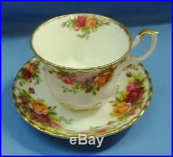 Royal Albert Old Country Roses & Serving Pieces 42 Piece China Seating For 8