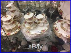 ROYAL ALBERT OLD COUNTRY ROSES SVC FOR 12 WithSERVING PIECES EXC COND ENGLAND