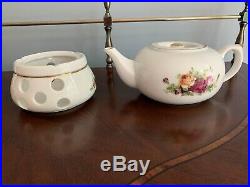 ROYAL ALBERT OLD COUNTRY ROSES TEAPOT With Warmer RARE find 1962