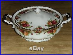 ROYAL ALBERT OLD COUNTRY ROSES VEGETABLE TUREEN ENGLAND