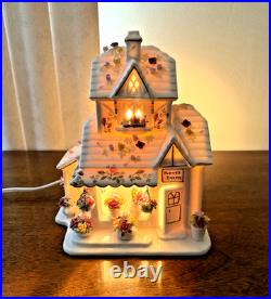 ROYAL ALBERT Old Country Roses Electric Lighted Flower Shoppe Excellent