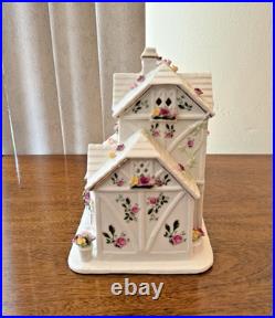 ROYAL ALBERT Old Country Roses Electric Lighted Flower Shoppe Excellent