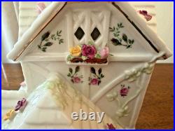 ROYAL ALBERT Old Country Roses Electric Lighted Flower Shoppe Excellent