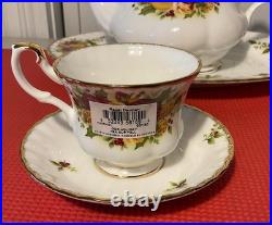 ROYAL ALBERT Old Country Roses Holiday 12 Piece Tea Set 2006 NIB